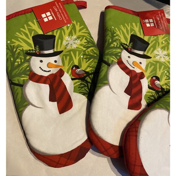 Oven Mitt (3) Winter Snowman Kitchen Holiday Decor Baking Essential Home NWT - Picture 2 of 5